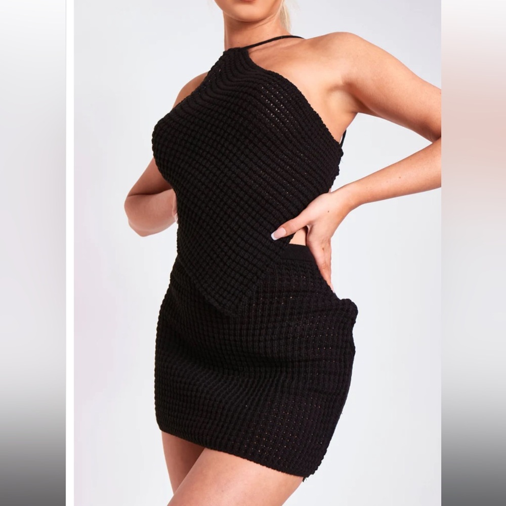 MissyEmpire Emma Black Tie Back Knitted Pointed Hem Crop Top
